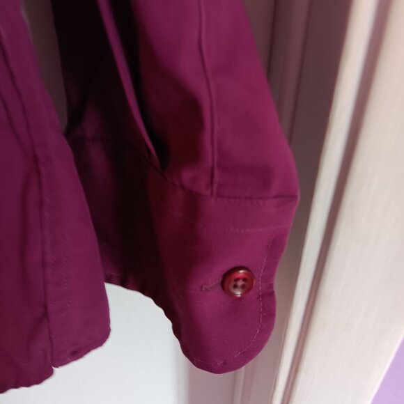 TWO MEN'S GEOFFREY BEENE  BUTTON DOWN SHIRTS - Picture 7 of 9